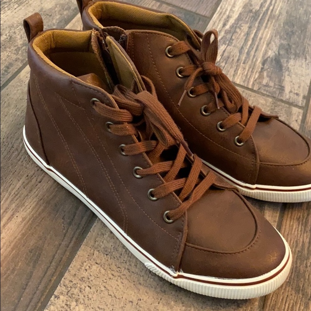 Boys Chukkas